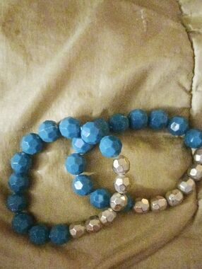 Blue Beaded Stretch Bracelet with Metallic Accents